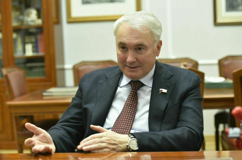 Картаполов назвал политическим жестом смену главкома ВСУ 