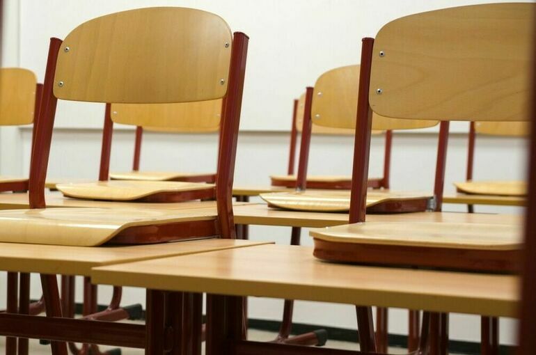 В Липецкой области приостановили занятия в школе из-за смерти ученицы от менингита
