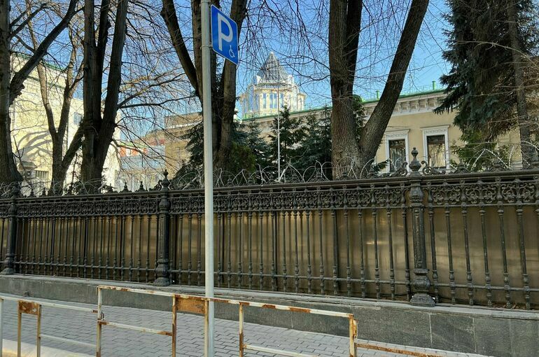 Песков: Судьба зданий посольства Украины решится исходя из интересов России