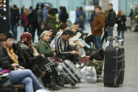 Минтранс предложил запретить провожающим проходить в аэропорты
