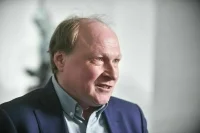 Вучич наградил советника Президента России Толстого орденом