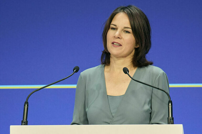 Бербок: Новый пакет санкций может затронуть беспилотники