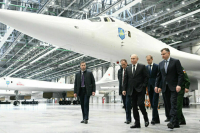 Путин оценил ракетоносец Ту-160М как «новый, надежный самолет»