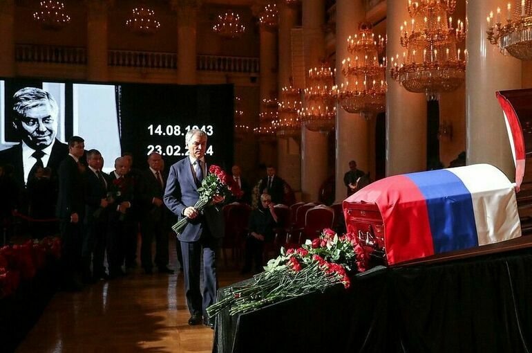 Володин принял участие в церемонии прощания с Лебедевым