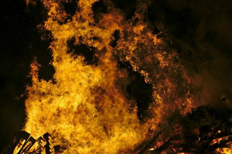 Неизвестные взорвали железнодорожный мост в Самарской области