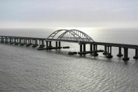 Движение поездов на Крымском мосту временно перекрыто