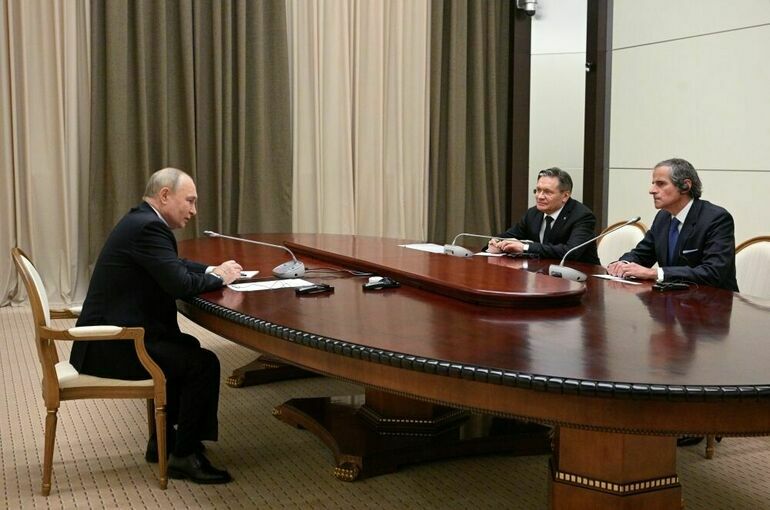 Путин заявил Гросси о готовности обсудить любые вопросы