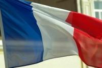 Во Франции право на аборт официально закрепили в конституции