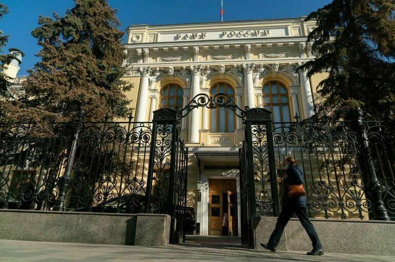 ЦБ РФ: В январе 2024-го средства россиян на депозитах снизились меньше обычного