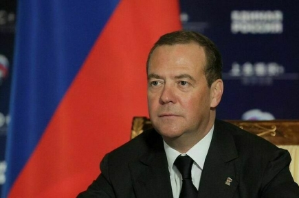 Медведев пожелал президенту Латвии болтаться на виселице
