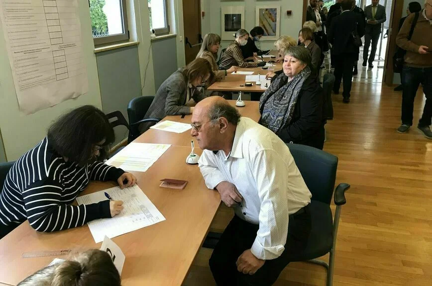 Голосование на избирательно участке № 8077 в Афинах