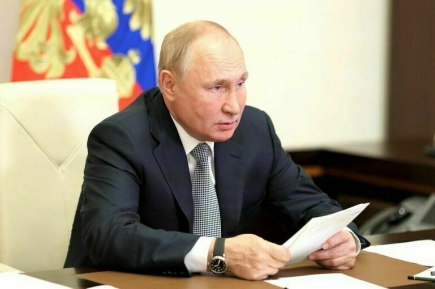 Путин вынес на обсуждение Совбеза борьбу с распространением идей неонацизма