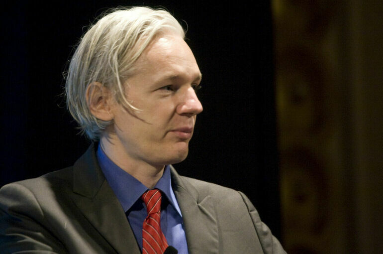 Суд позволил Ассанжу и дальше обжаловать решение об экстрадиции в США