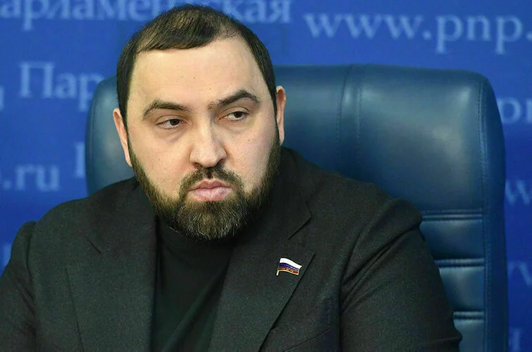 Бийсултан Хамзаев.