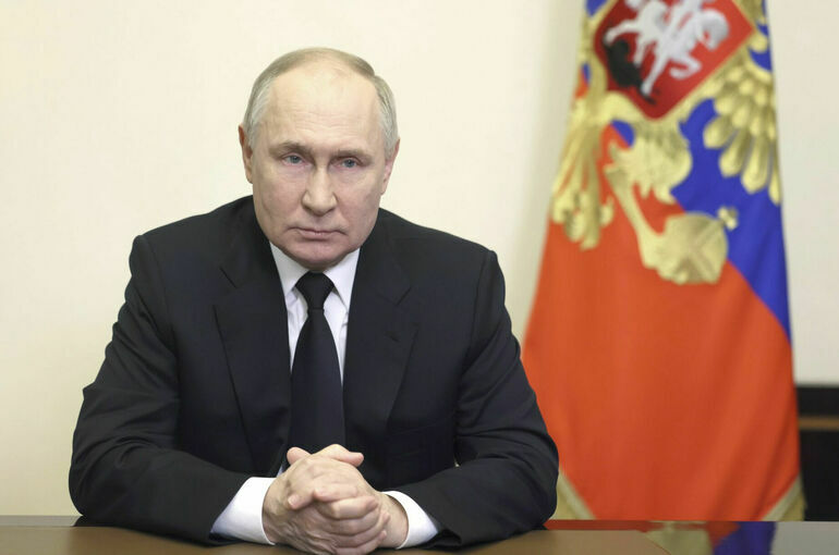 Путин призвал прокуратуру немедленно реагировать на бюрократические отписки