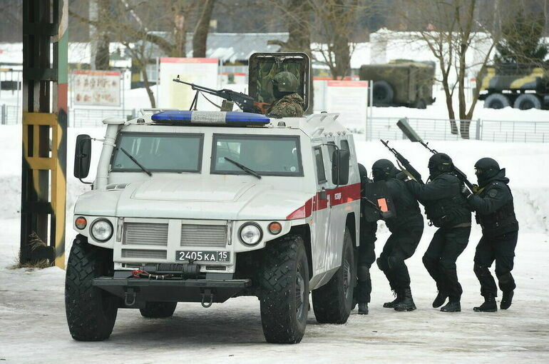 Бойцы Росгвардии, служащие по контракту, смогут переобучиться бесплатно