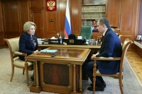 Матвиенко обсудила с Гладковым ситуацию в Белгородской области