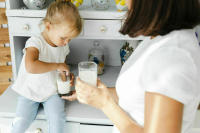 80 процентов родителей хотят кормить детей едой с молочной кухни