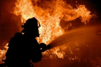 На бывшем спиртзаводе под Курском начался пожар после атаки беспилотника