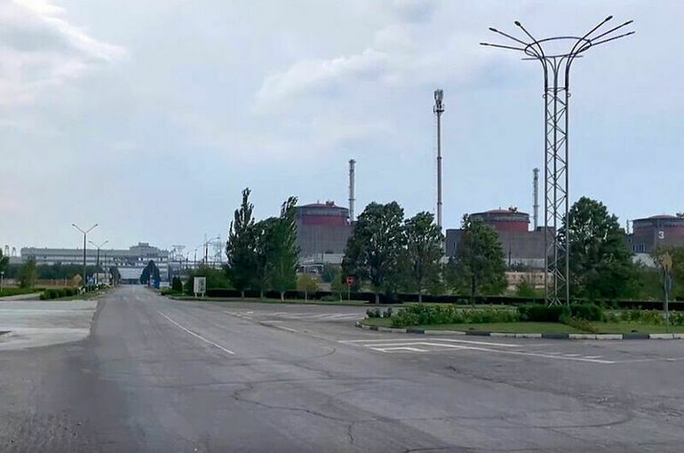 Над ЗАЭС сбили дрон-камикадзе, он рухнул на кровлю энергоблока