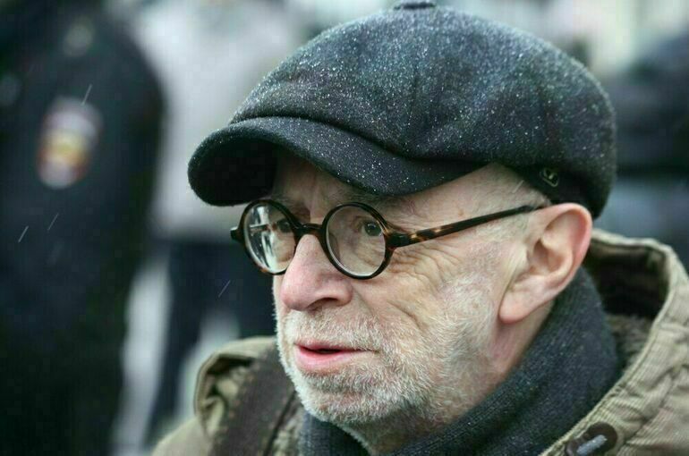 Сбившего Льва Рубинштейна водителя приговорили к лишению свободы условно