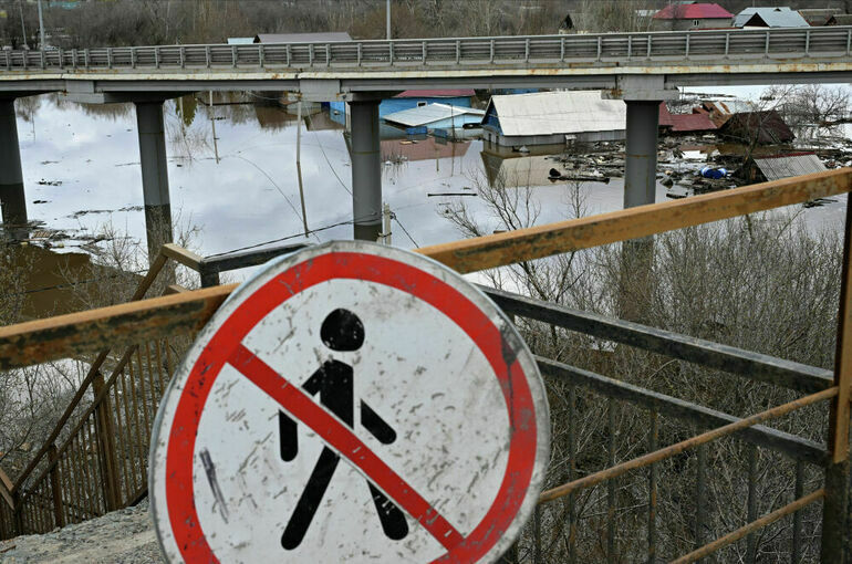 Уровень воды в реке Урал превысил опасную отметку на 225 см