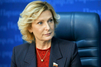 Сенатор Святенко предложила запретить информацию о торговле табаком в интернете