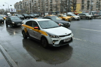 В России для таксистов могут сделать короткий полис страхования