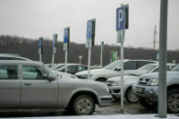 Краснов заявил о необходимости ввести специальные нормативы для парковок