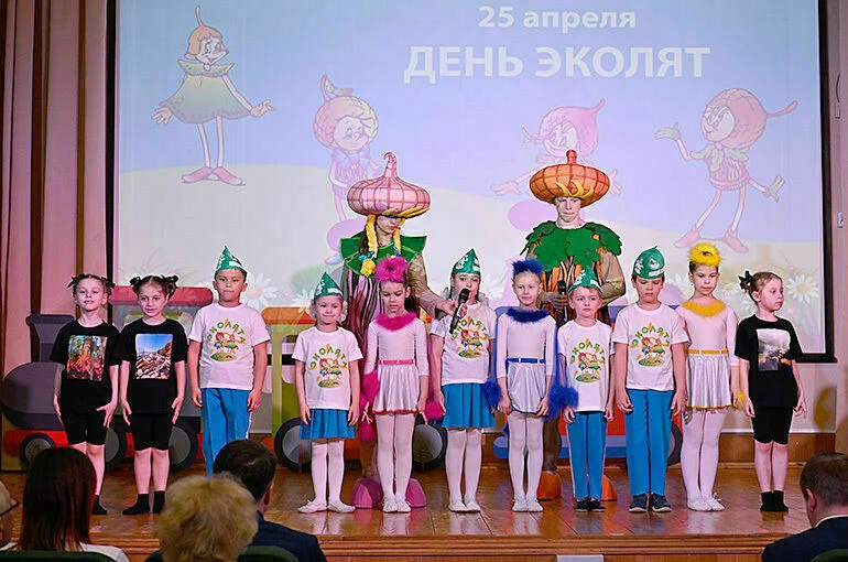 Не дать мальку засохнуть, а лесу зачахнуть: чем занимаются эколята