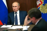 Путин пообещал обсудить нынешний запрет на госслужбу из-за судимых родителей