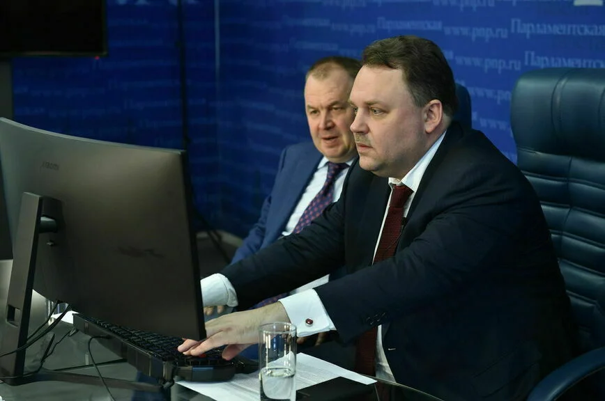 Как депутаты Госдумы со средневековыми разбойниками бились
