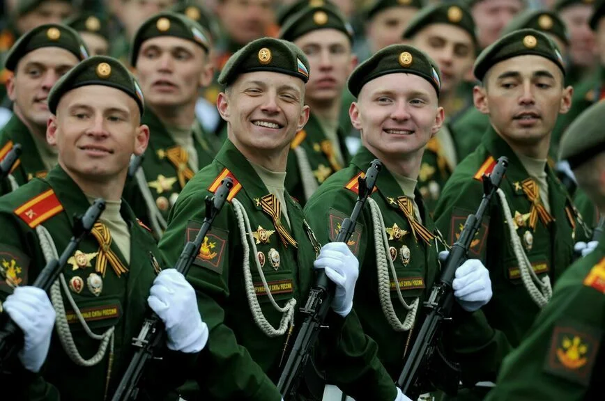 Россияне встретят День Победы парадами, автопробегами и концертами для ветеранов