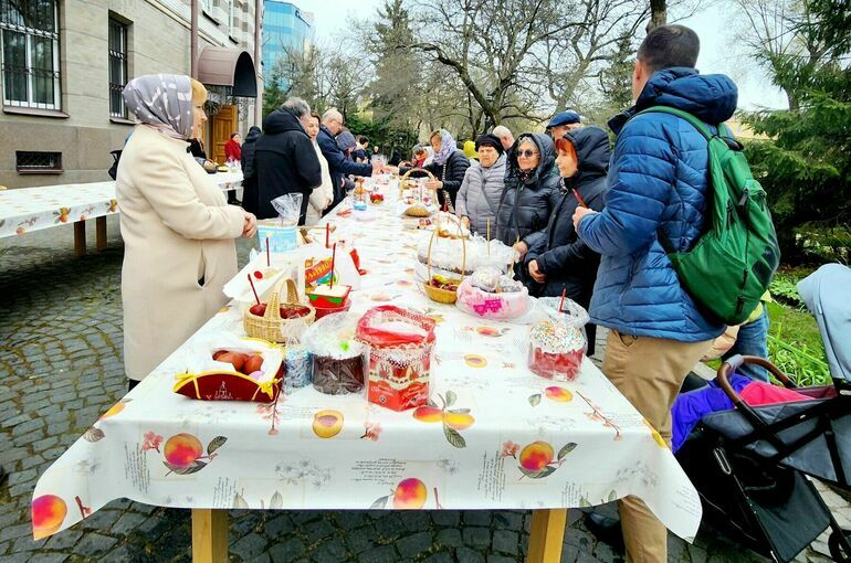 Более 1600 пасхальных наборов отправились в петербургские госпитали