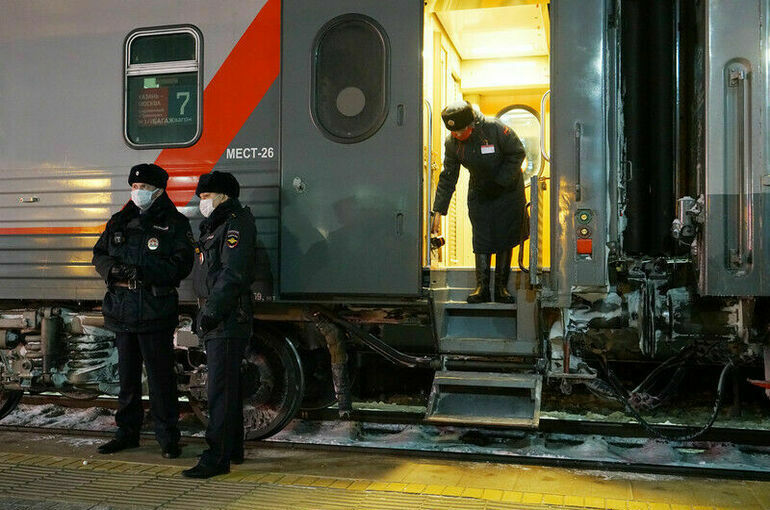 Пассажир поезда пытался убить заступившегося за проводницу мужчину под Пермью