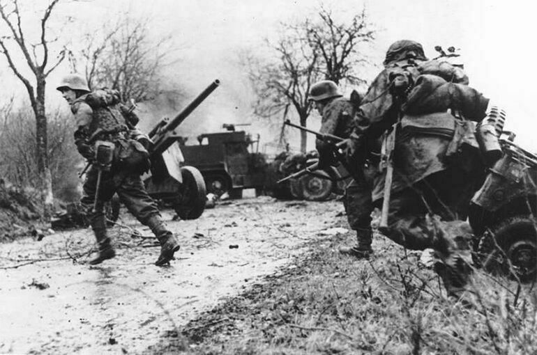 ФСБ рассекретила показания адъютанта Гитлера о роли СССР в битве при Арденнах