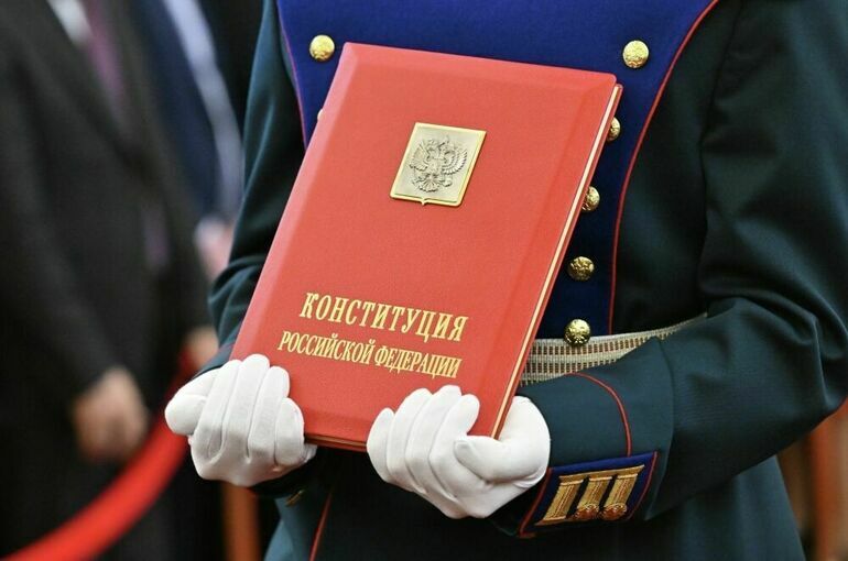 Путин назвал служение России огромной честью и священным долгом