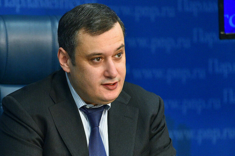 Депутат Хинштейн: Успех России зависит от сплоченности и патриотизма граждан