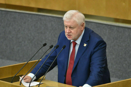 Депутат Миронов предложил запретить мигрантам работать на транспорте