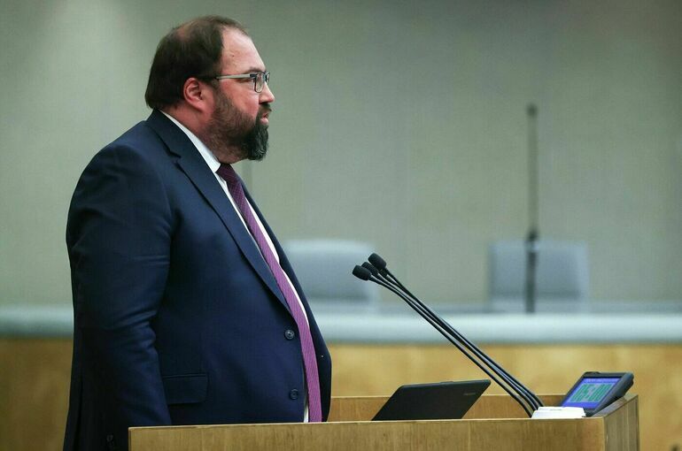 Шадаев: Нужно больше разъяснять людям, как пользоваться цифровыми сервисами