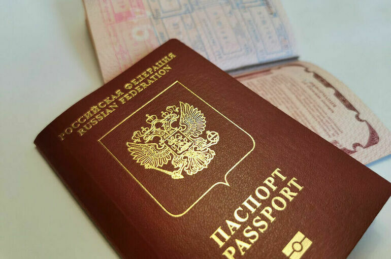 Число выданных россиянам шенгенских виз за пять лет сократилось почти в 10 раз