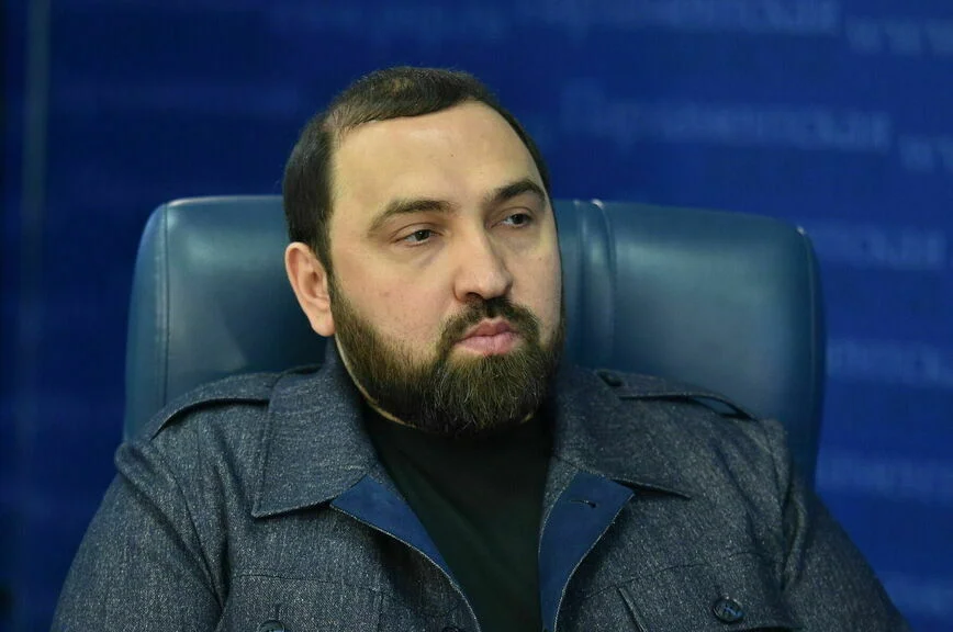 Бийсултан Хамзаев.