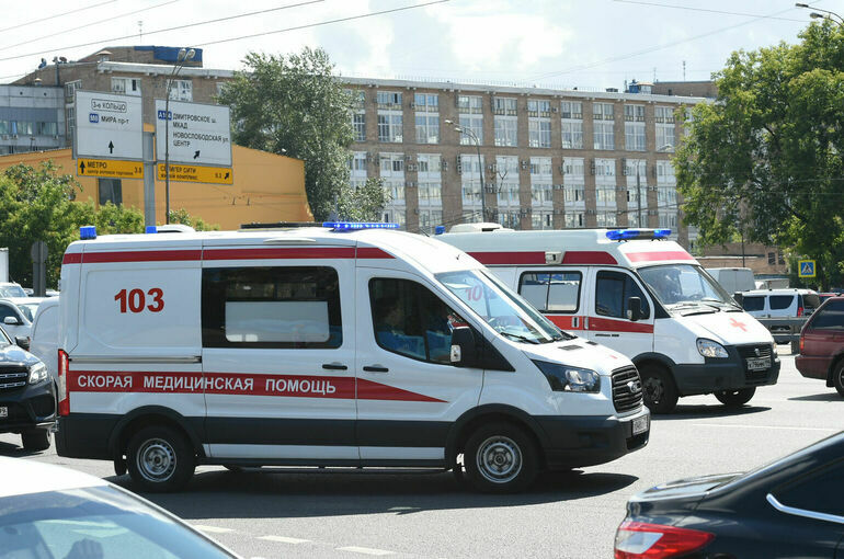 В краснодарской школе из-за сорванной ветром крыши пострадали 12 детей