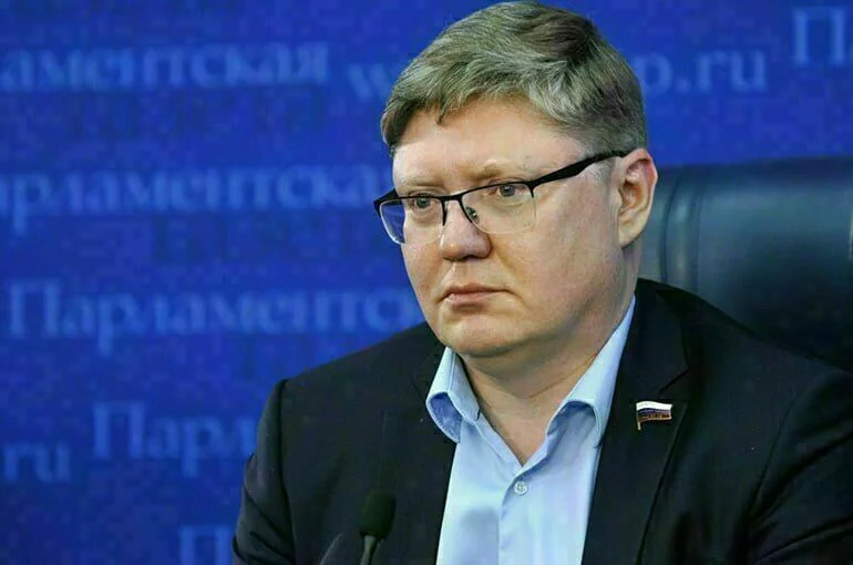 Андрей Исаев.