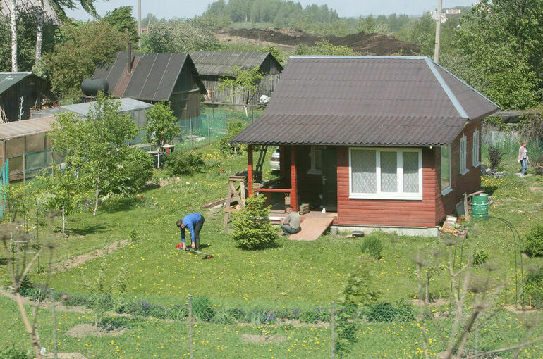 Президент подписал закон о бесплатной земле для наследников Героев России