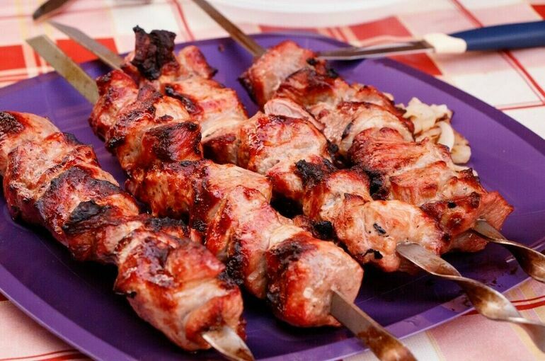 В МЧС рассказали, на каких мангалах можно жарить шашлыки в квартире