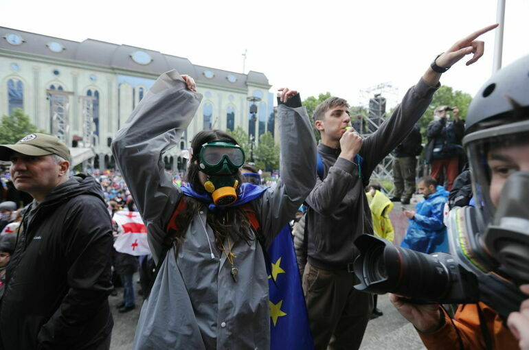 Белоусов: НАТО и ЕС вызывают рост напряженности в Грузии