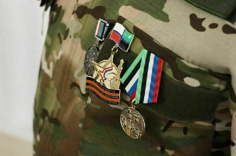 Юрий Клепиков вручил награды участникам белгородской теробороны