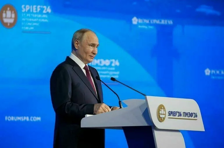 Президент заявил, что России нужно быть ближе к Азии 
