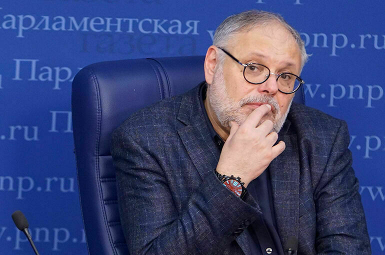 Экономист Хазин допустил, что США могут изменить политику в отношении России